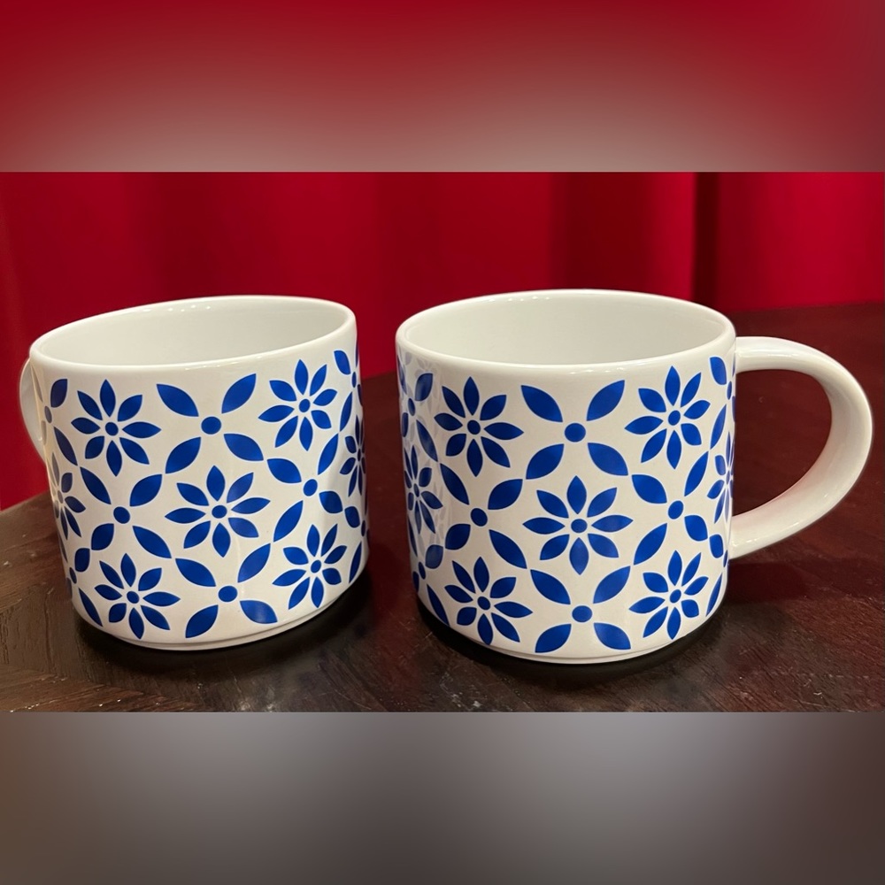 Set of white and blue mugs